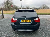 tweedehands BMW 330 3-SERIE Touring xi ( Climate control + Navigatie + Stoelverwarming )