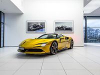 Occasion Ferrari SF90 135 PK (99 kW) 2022 Geel Cabriolet