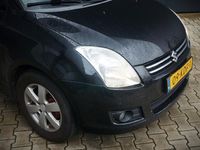 tweedehands Suzuki Swift 1.3 Limited | Stoelverwarming | Cruise control | Trekhaak | Airco | NAP | Parrot | Elektrische ramen | Centrale deurvergrendeling | 2 Sleutels | LM velgen | Radio | Multifunctioneel stuurwiel