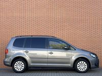 tweedehands VW Touran 1.2 TSI Highline BlueMotion | EX BTW | Centrale Deurvergrendeling | Cruise control | Stoelverwarming | Airconditioning | Parkeersensoren |