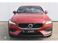 tweedehands Volvo V60 CC 2.0 B5 AWD Plus | FusionRed | DirectLeverbaar | Nieuw