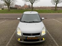 Occasion Suzuki Swift Exclusive 102 PK (75 kW) 2005 Grijs Hatchback