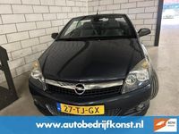 tweedehands Opel Astra Cabriolet TwinTop 1.8 Cosmo VELE OPTIES LM VELGEN 17 INCH ELECT RAMEN AIRCO NW APK RADIO MET STUURBEDIENING CV OP SLEUTEL BOEKJES