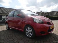 tweedehands Toyota Aygo 1.0-12V Aspiration Red airco 5 drs 202997 km nap bj 2010