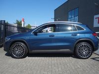 tweedehands Mercedes GLA200 Panoramadak/Navigatie/Keyless go/Elektrische achterklep/Achteruitrijcamera/Led koplampen/Cruise control/Regensensor/Bots Waarschuwing Systeem/Apple Carplay/Lane assist