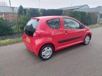 Occasion Toyota Aygo 68 PK (50 kW) 2006 Rood Hatchback