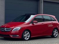 tweedehands Mercedes B180 AUTOMAAT AMBITION SPORT PANORAMADAK TREKHAAKVEL