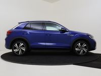 tweedehands VW T-Roc 1.5 TSI R-Line | Achteruitrijcamera | Parkeerassistent | Navigatie | Adaptieve Cruise control | Digital cockpit Pro | Parkeersensoren | CarPlay |
