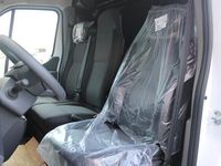 tweedehands Renault Master T33 2.3 dCi 135PK L2H2 WORK EDITION 3-ZITS | LINKER ZIJSCHUIFDEUR | TREKHAAK | NAVIGATIE | ACHTERUITRIJ CAMERA | PARKEER SENSOREN VOOR / ACHTER | AIRCO | CRUISE CONTROL | MISTLAMPEN VOOR | DODEHOEKDETECTIE | ALL SEASONBANDEN |