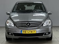 tweedehands Mercedes B200 Turbo /AUTOMAAT! /Trekhaak /Half-Leder! /Stoelverw.! /Airco /Cruise /Elek. pakket /Isofix /16"LMV /Armsteun /Multi. LEDER Stuur /PDC.