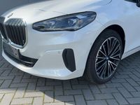 tweedehands BMW 220 2-SERIE Active Tourer i Hybrid Navigatie/19-Inch/Camera/Parkeerhulp/Full-LED