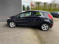 tweedehands Ford Fiesta 1.25 Ghia wordt geleverd met nieuwe APK