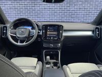 tweedehands Volvo XC40 1.5 T4 Recharge Core Bright Park Asist + Camera | Stoelverwarming | Getint glas | Verwarmd Stuur |