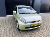 Occasion Daihatsu Sirion 87 PK (63 kW) 2006 Groen Hatchback