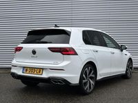tweedehands VW Golf VIII 1.5 eTSI R-Line | IQ-light| Sfeer| Dealer onderhouden|