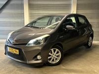 Occasion Toyota Yaris Hybrid 101 PK (74 kW) 2014 Grijs Hatchback