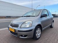 Occasion Toyota Yaris Luna 86 PK (63 kW) 2004 Grijs Hatchback