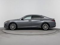 Occasion Lexus ES300H Business Edition 218 PK (160 kW) 2021 Sonic grey (grijs metallic) Sedan
