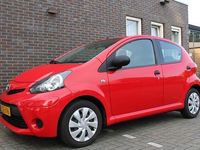 Occasion Toyota Aygo 68 PK (50 kW) 2013 Rood Hatchback