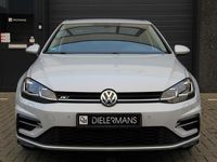 tweedehands VW Golf VII 1.5 TSI R-Line DSG | Apple Carplay | Stoelverwarming | Parkeersensoren | Oryx White Pareleffect Metallic | Vol | nieuwstaat