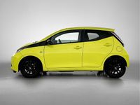 Occasion Toyota Aygo X-cite 69 PK (50 kW) 2016 Geel Hatchback