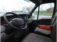 tweedehands Renault Master T33 2.5 DCI L2H2