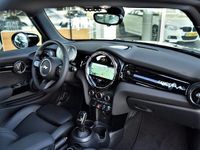 tweedehands Mini Cooper Hatchback Camden Classic Automaat / Premium Pakket / Panoramadak / Sportstoelen / LED / Navigatie / Getint Glas