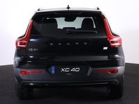 tweedehands Volvo XC40 T4 Recharge Ultimate Dark - Panorama/schuifdak - IntelliSafe Assist & Surround - Harman/Kardon audio - Parkeercamera achter - Verwarmde voorstoelen & stuur - Parkeersensoren voor & achter - Elektr. bedienb. voorstoelen met links geheugen - Draa