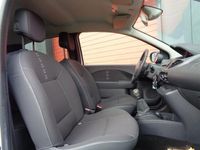 tweedehands Ford Mondeo 2.0-16V Limited 146PK Clima Cruise Navi LMV Trekhaak NL-Auto