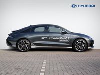 tweedehands Hyundai Ioniq 6 Connect 77 kWh Head-Up Display 20'' Velgen Adapt. Cruise Control Stuur- + Stoelverwarming Dodehoek Detectie Elek. Achterklep Rijklaarprijs!