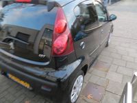 Occasion Peugeot 107 Envy 68 PK (50 kW) 2013 Zwart Hatchback