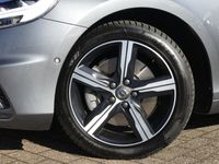 tweedehands Volvo V40 1.5 T3 Polar+ Sport Automaat | PANORAMADAK | KEYLESS ENTRY/START | STOELVERWARMING | DODEHOEKDETECTIE |