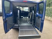 tweedehands Peugeot Boxer rolstoelbus rolstoel voorin side by side