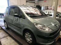 Occasion Peugeot 1007 73 PK (53 kW) 2006 Grijs MPV