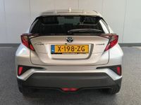 tweedehands Toyota C-HR 1.8 Hybrid Dynamic uit 2022 Rijklaar + 12 maanden Bovag-garantie Henk Jongen Auto's in Helmond, al 50 jaar service zoals 't hoort!