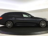 tweedehands BMW 540 5-SERIE TouringxDrive High Executive M Sport Automaat / Panoramadak / Adaptieve LED / Parking Assistant Plus / Apple CarPlay / Soft Close / Comfortstoelen / Comfort Access