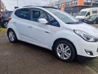 tweedehands Hyundai ix20 1.4i i-Catcher Met leader bekleding. glazen dak.