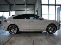 tweedehands Porsche Cayenne V6 PHEV - Lightweight Sport Package - trekhaak -