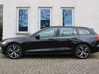 Occasion Volvo V60 163 PK (119 kW) 2024 Zwart, metallic lak Stationwagen