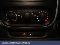 tweedehands Renault Trafic 1.6 dCi 122pk L2H1 Euro6 Airco | Cruisecontrol | Navigatie | PDC Parkeersensoren, Trekhaak, Bluetooth-telefoonvoorbereiding