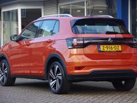 tweedehands VW T-Cross - 1.0 TSI R-Line AUTOMAAT Camera LED App-connect 18"