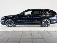 Occasion BMW 530e Shadowline 299 PK (219 kW) 2024 Saphirschwarz metallic (zwart metallic) Stationwagen