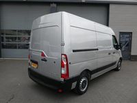 tweedehands Renault Master T35 2.3 dCi 170 pk L2H2 automaat airco camera navigatie