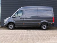 tweedehands Mercedes Sprinter 317 1.9 CDI L2H2 170PK AUT 3500kg trekgewicht, achteruitrijcamera, LED, adaptive cruise, 10,25 MBUX, side assist, park distance control, bijrijdersbank