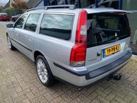 tweedehands Volvo V70 2.5 T AWD LEER / NAVI / TREKHAAK / YOUNGTIMER