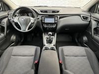 tweedehands Nissan Qashqai 1.6 Connect Edition Trekhaak Climate control 18inch LM velgen Navigatie Panorama