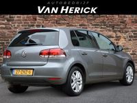 tweedehands VW Golf 1.2 TSI Highline BlueMotion 5-Deurs Automaat| Crui