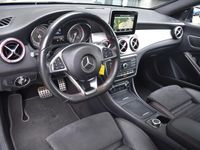 tweedehands Mercedes CLA180 AMG Line / Navi / Xenon / 18" Velgen