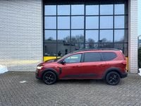 Occasion Dacia Jogger Extreme 110 PK (80 kW) 2022 Rood MPV