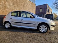 Occasion Peugeot 206 75 PK (55 kW) 2003 Grijs (metallic) Hatchback